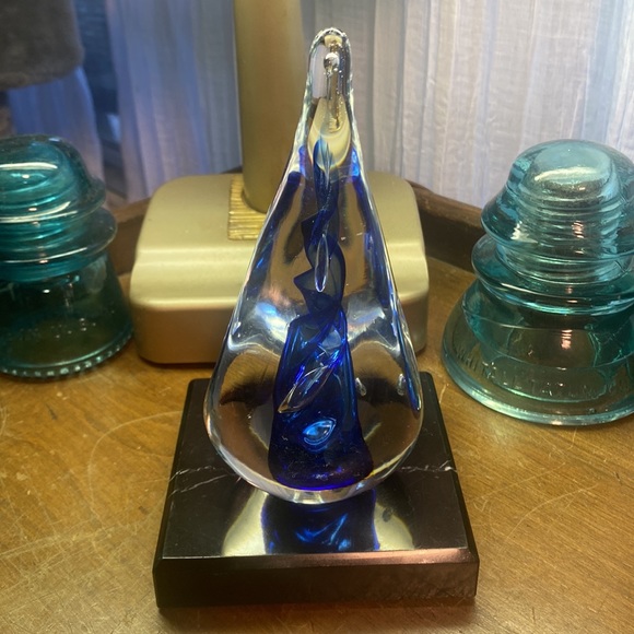 Art Glass Paper Weight - Picture 2 of 9